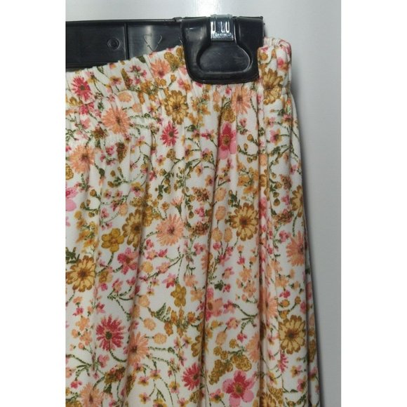 Floral blossoms midi Skirt available in size Large and XL - Picture 3 of 7